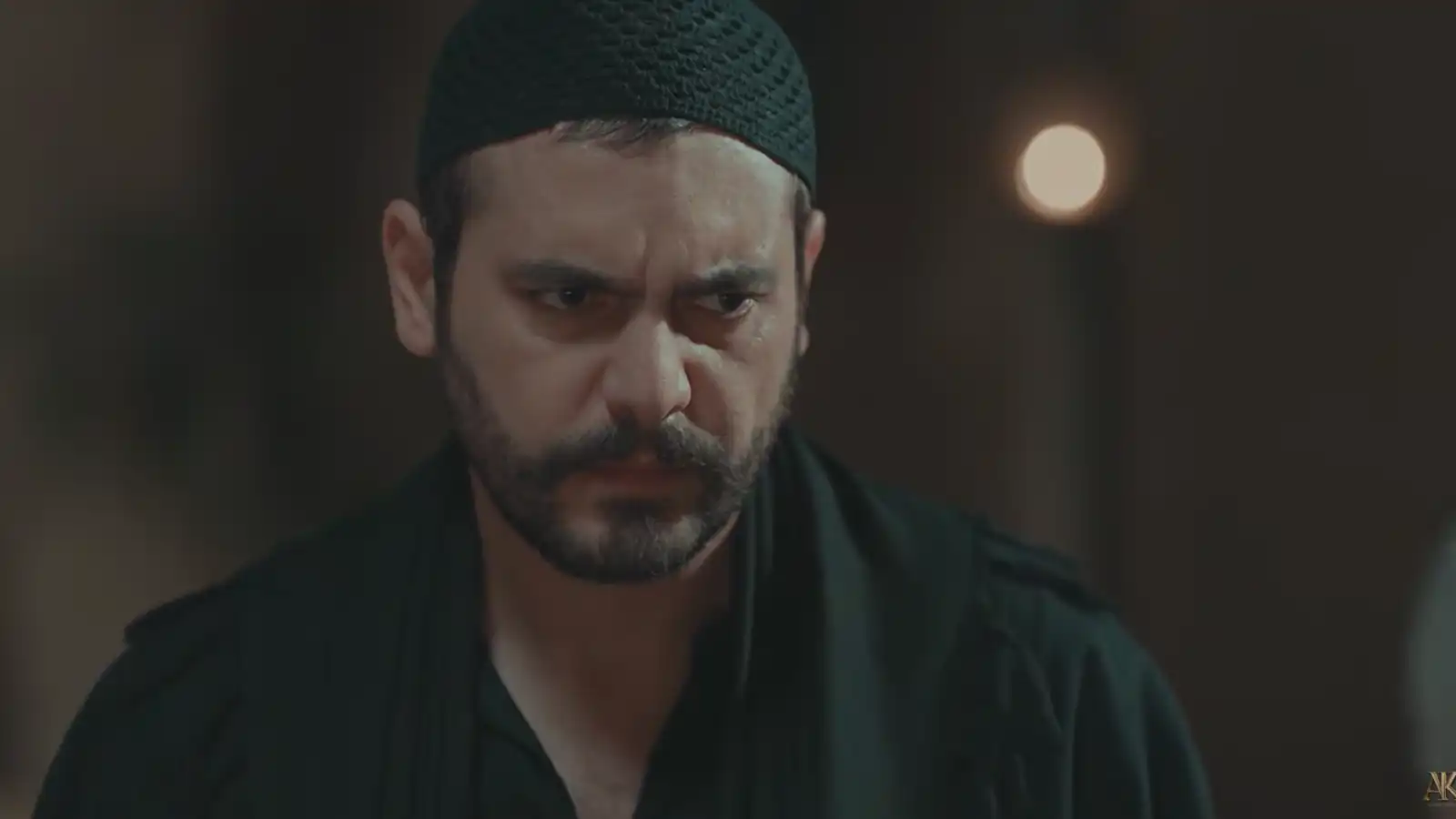 سامر إسماعيل بالسجن.. ماذا حدث في الحلقة 3 من مسلسل "اليتيم"؟
