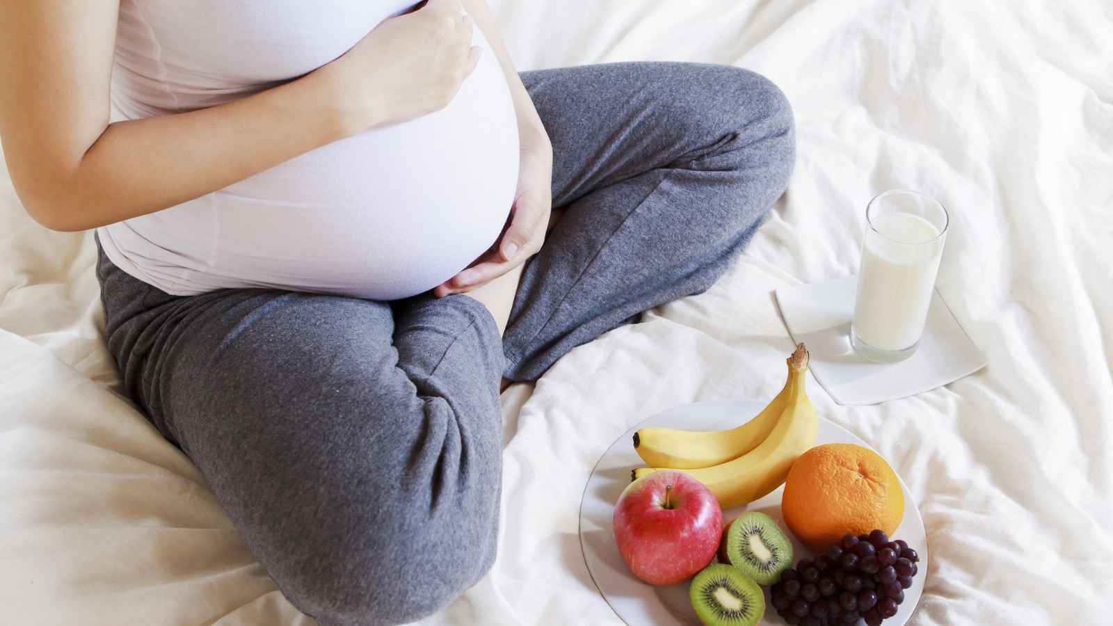 5 نصائح بسيطة لمنع علامات تمدد بطن الحامل