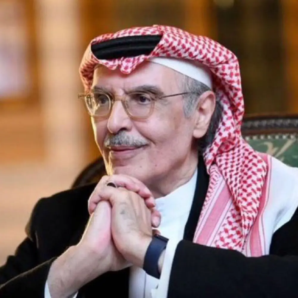 الأمير الشاعر بدر بن عبدالمحسن 