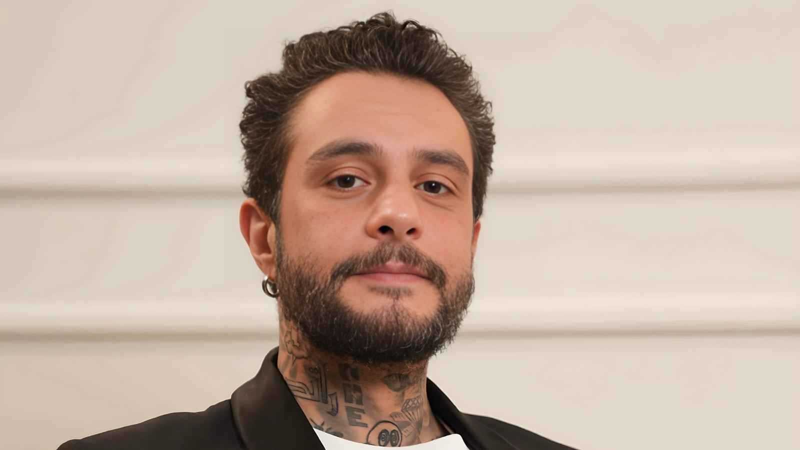 حقيقة زواج أحمد الفيشاوي من شابة أجنبية (صورة)
