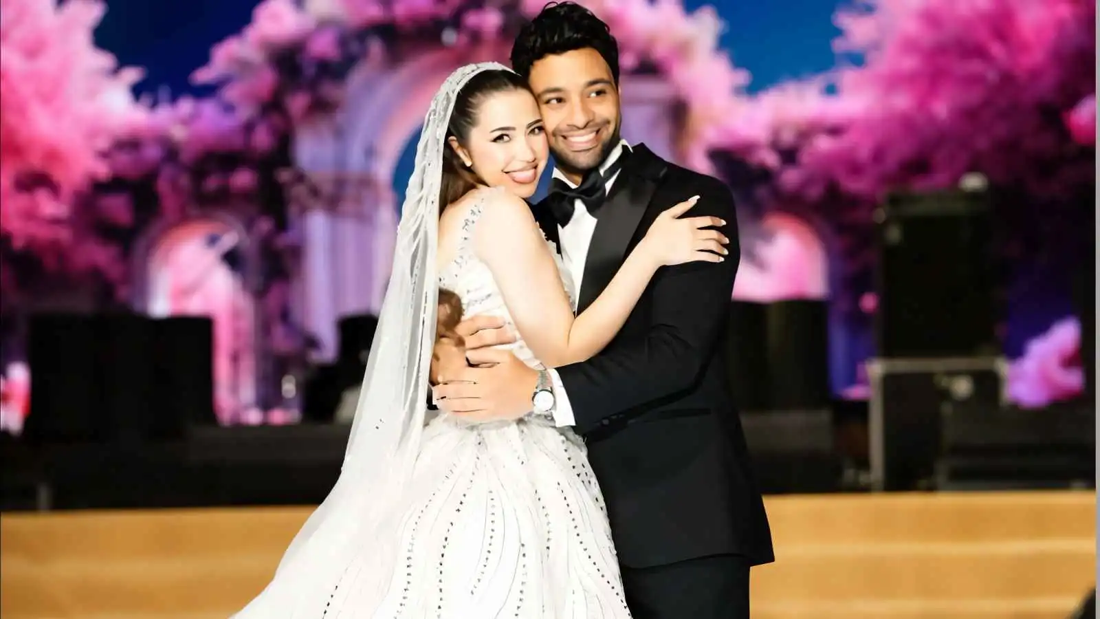 أحمد جمال وفرح الموجي يحتفلان بزفافهما (صور)