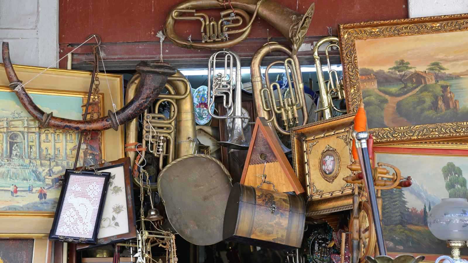 نصائح للعثور على أعمال فنية رائعة في الأسواق المستعملة