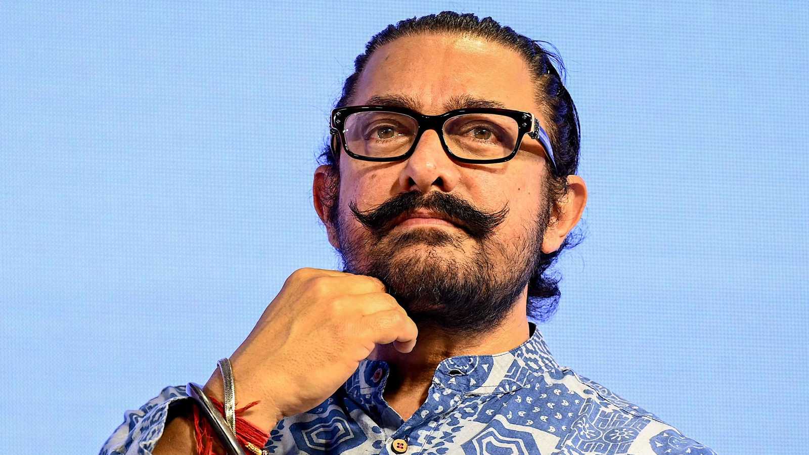 عامر خان يتحول إلى مدمن كحول بعد الطلاق 