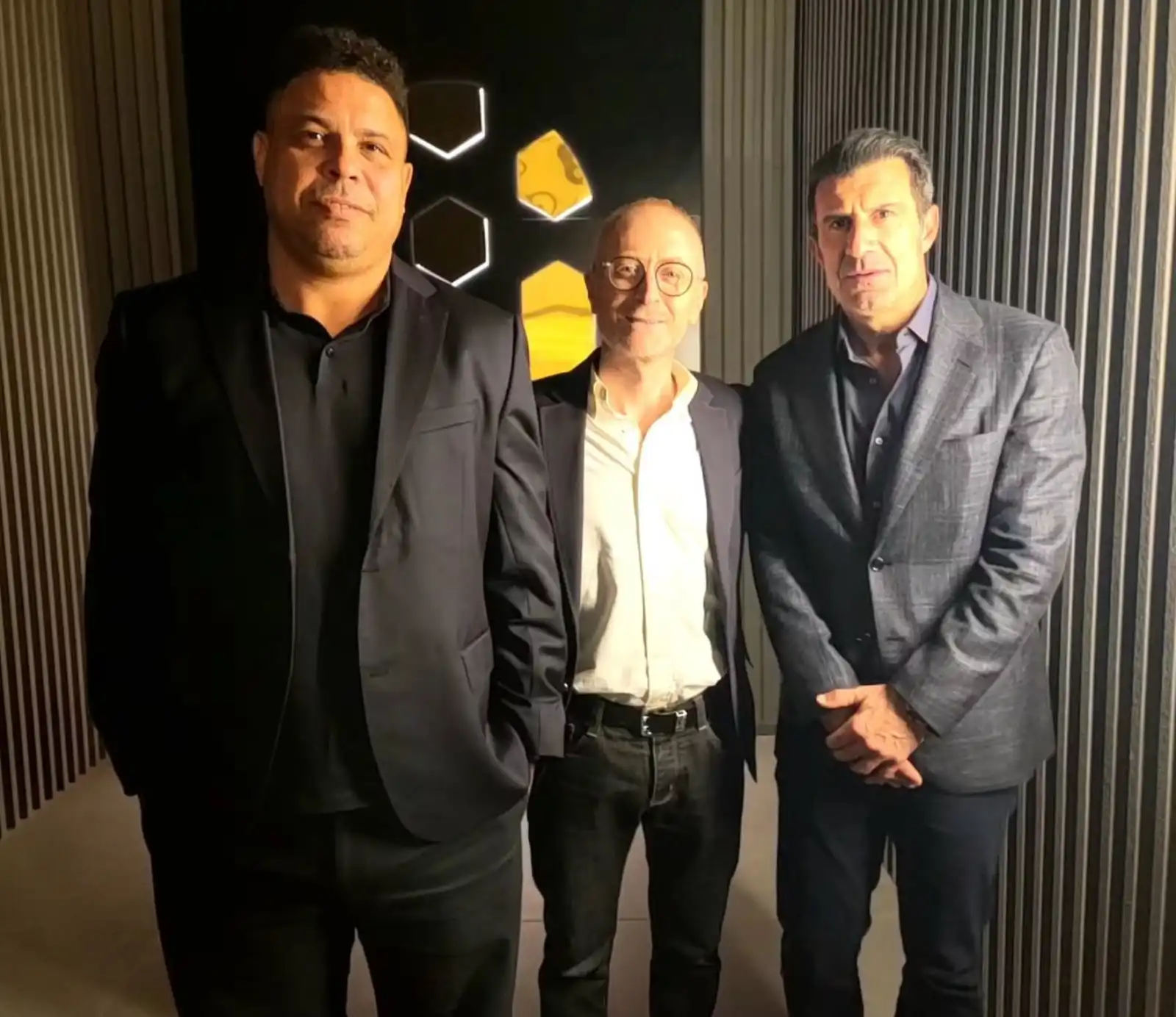 مصطفى الخاني يجتمع مع رونالدو ولويس فيغو في الرياض