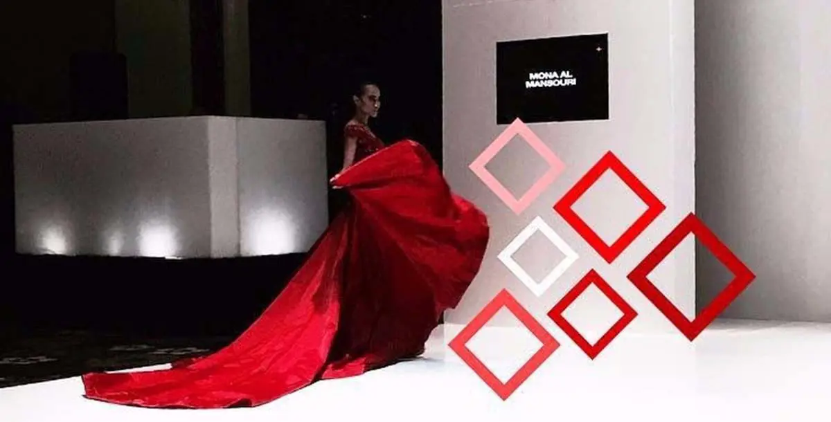 منى المنصوري تدهش الجمهور بتصاميمها الرائعة في مهرجان بالي للأزياء 2015