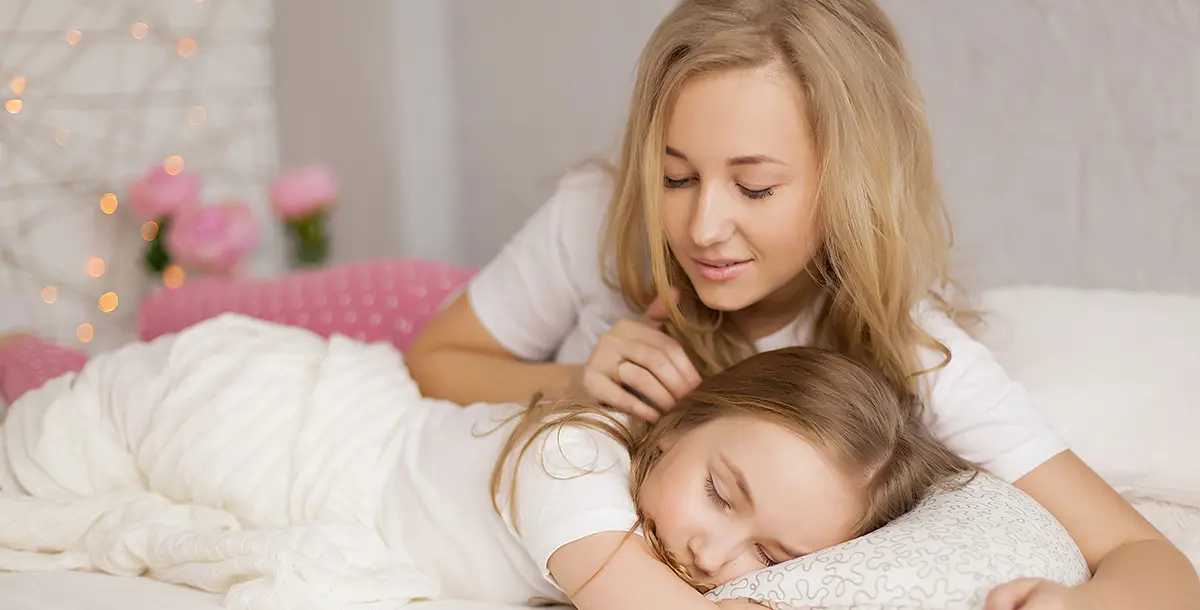 كيف تجعلين طفلك ينام في غرفته دون أن يتعبك؟