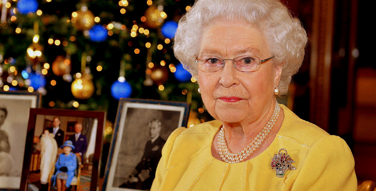 كيف تحتفل ملكة بريطانيا بأعياد الميلاد؟
