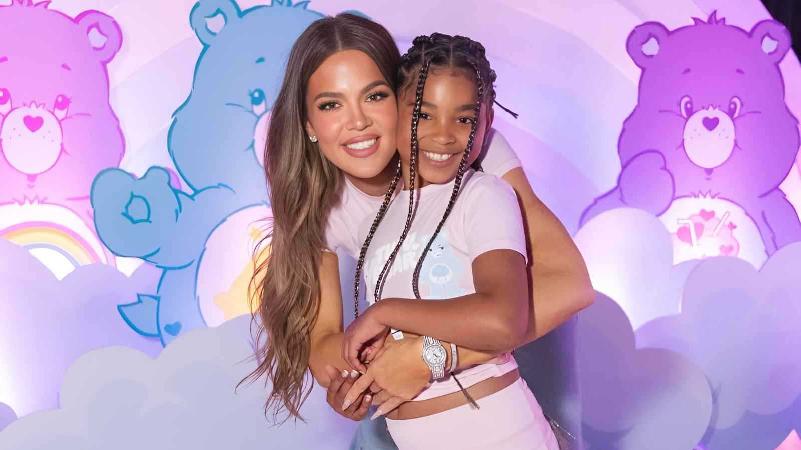 كلوي كارداشيان توجه رسالة مؤثرة لابنتها ترو طومسون 