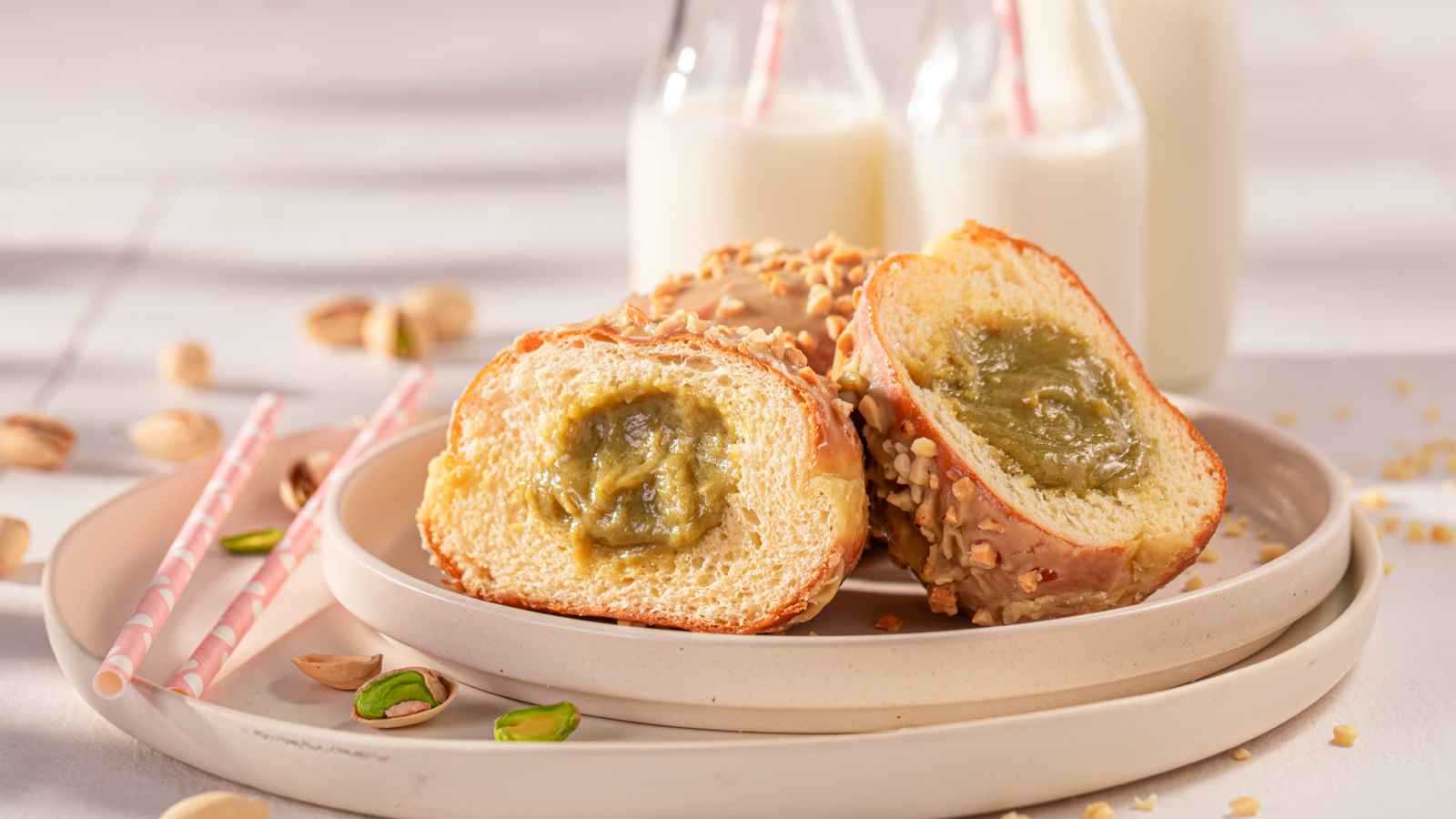 خطوات تحضير دوناتس الفستق الهش