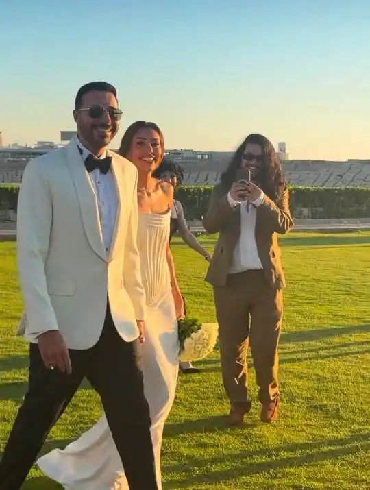 "فوشيا" ينشر الصور الأولى لعقد قران ميرنا الهلباوي وأحمد السعدني