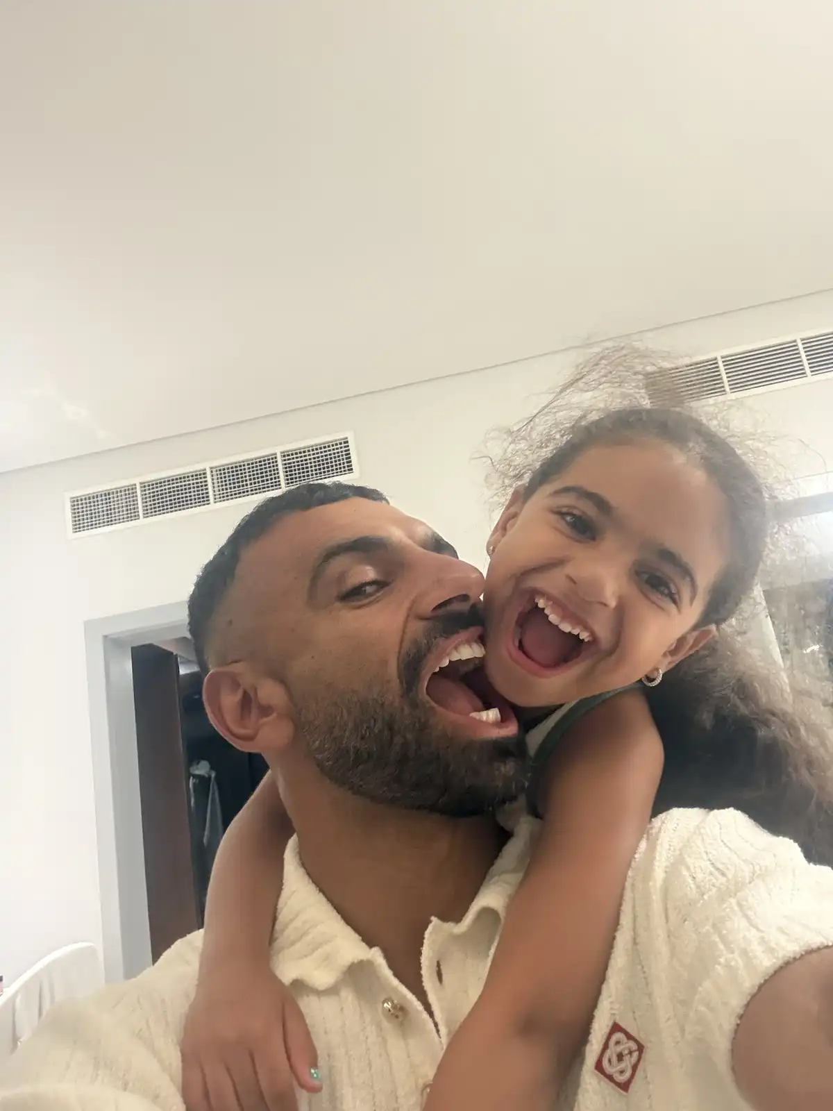محمد صلاح يخطف الأنظار بصور عائلية مع مكة وكيان