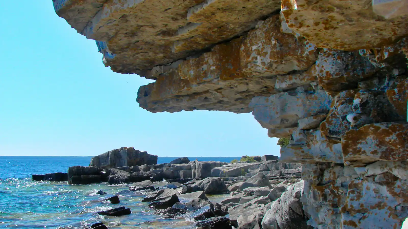 متنزه فادوم فايف الوطني البحري Fathom Five National Marine Park في كندا