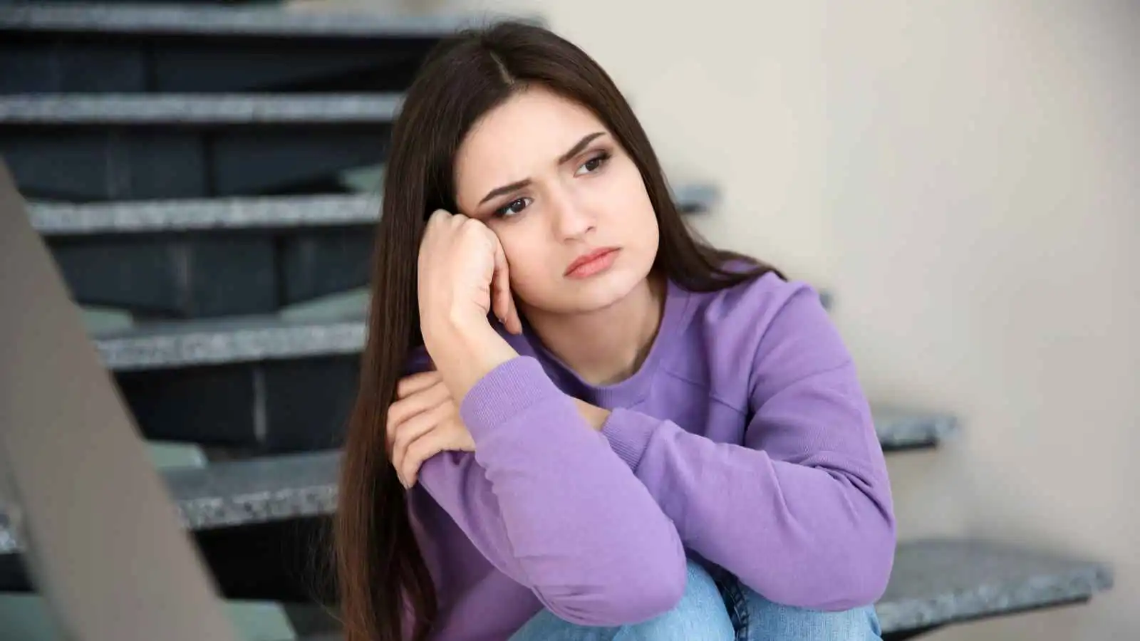 5 علامات خفية تكشف أنك شخص غير سعيد