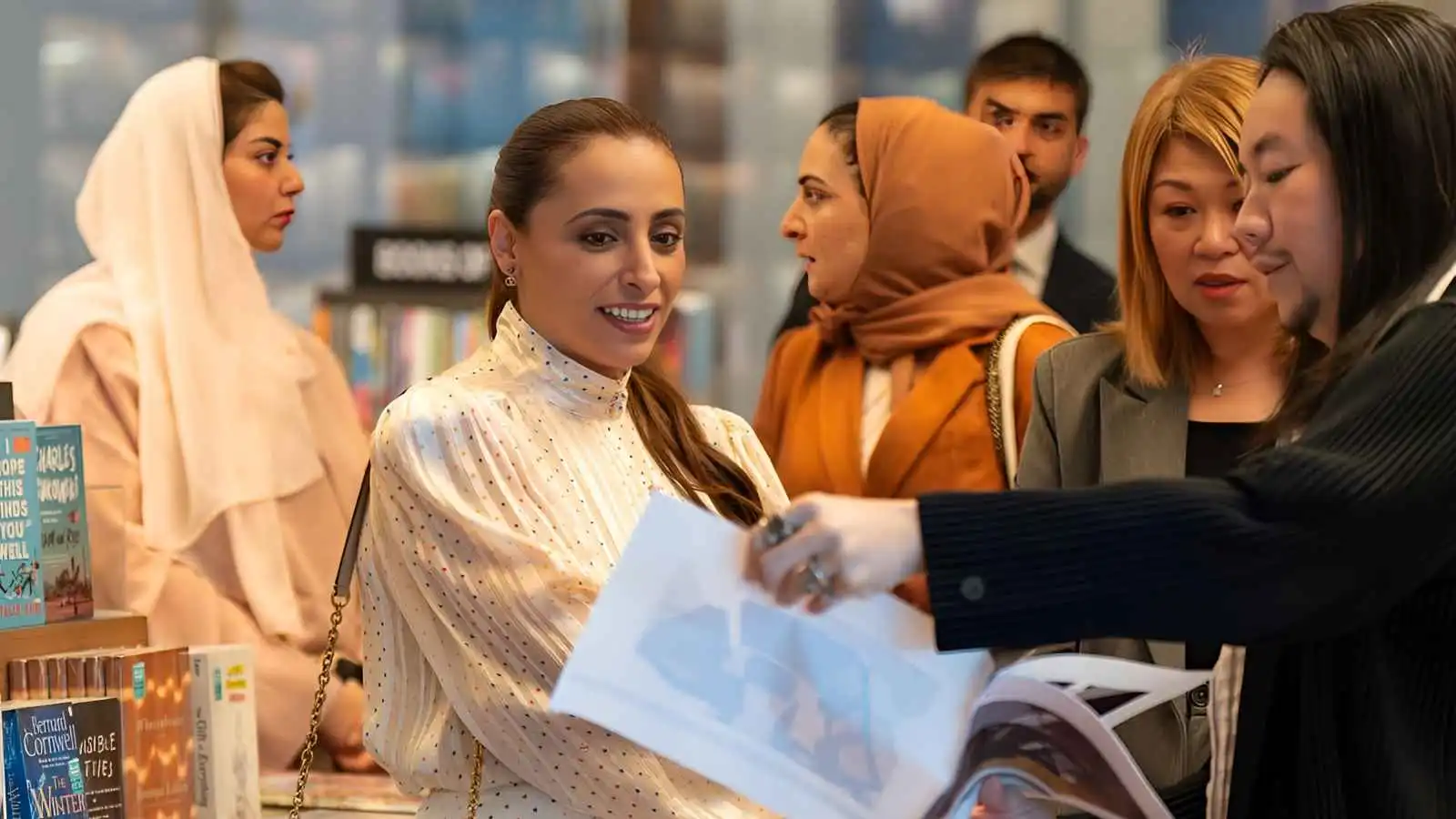 الشيخة بدور تقود مبادرة لنشر الكتب العربية في ماليزيا