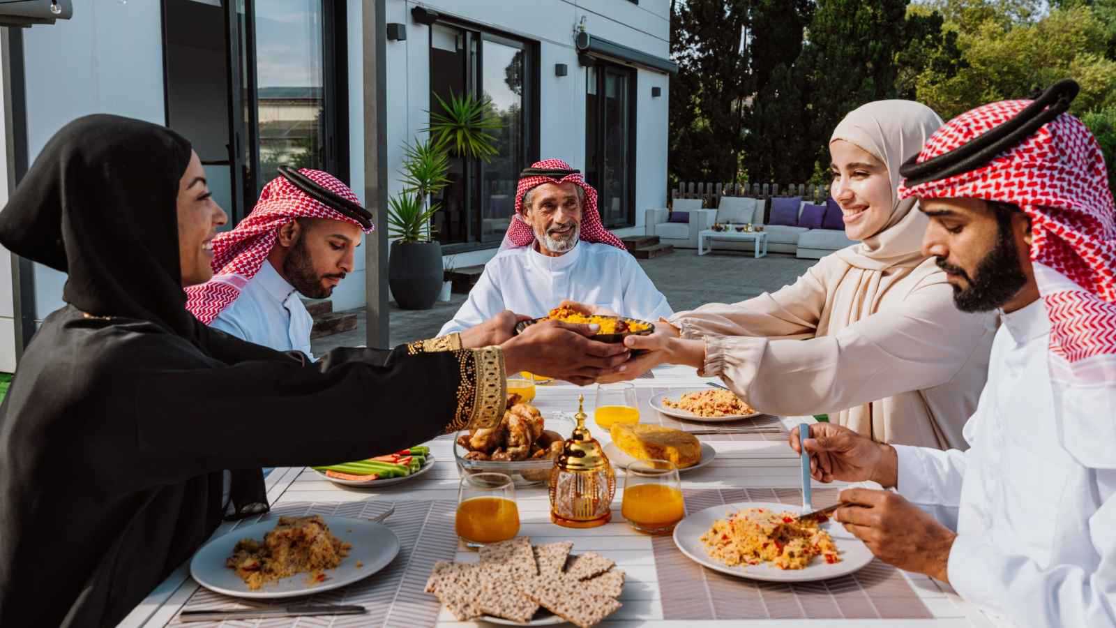 أسرار نجاح عزائم رمضان وإتيكيت الاستضافة