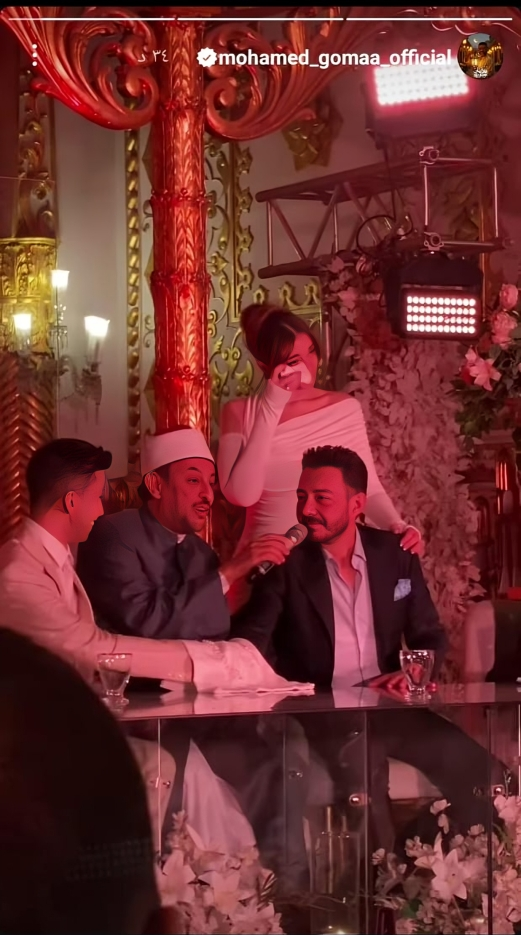 أحمد زاهر وابنته ملك يبكيان خلال عقد قران ليلى (صور)