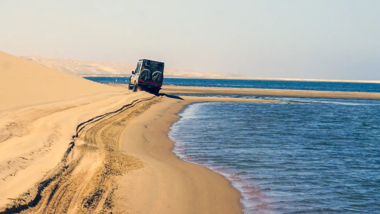 أنغولا