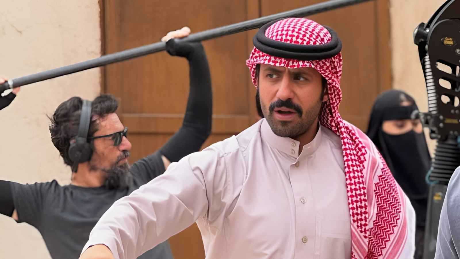 ناصر الدوسري يرد على منتقدي لهجته في "شارع الأعشى" 