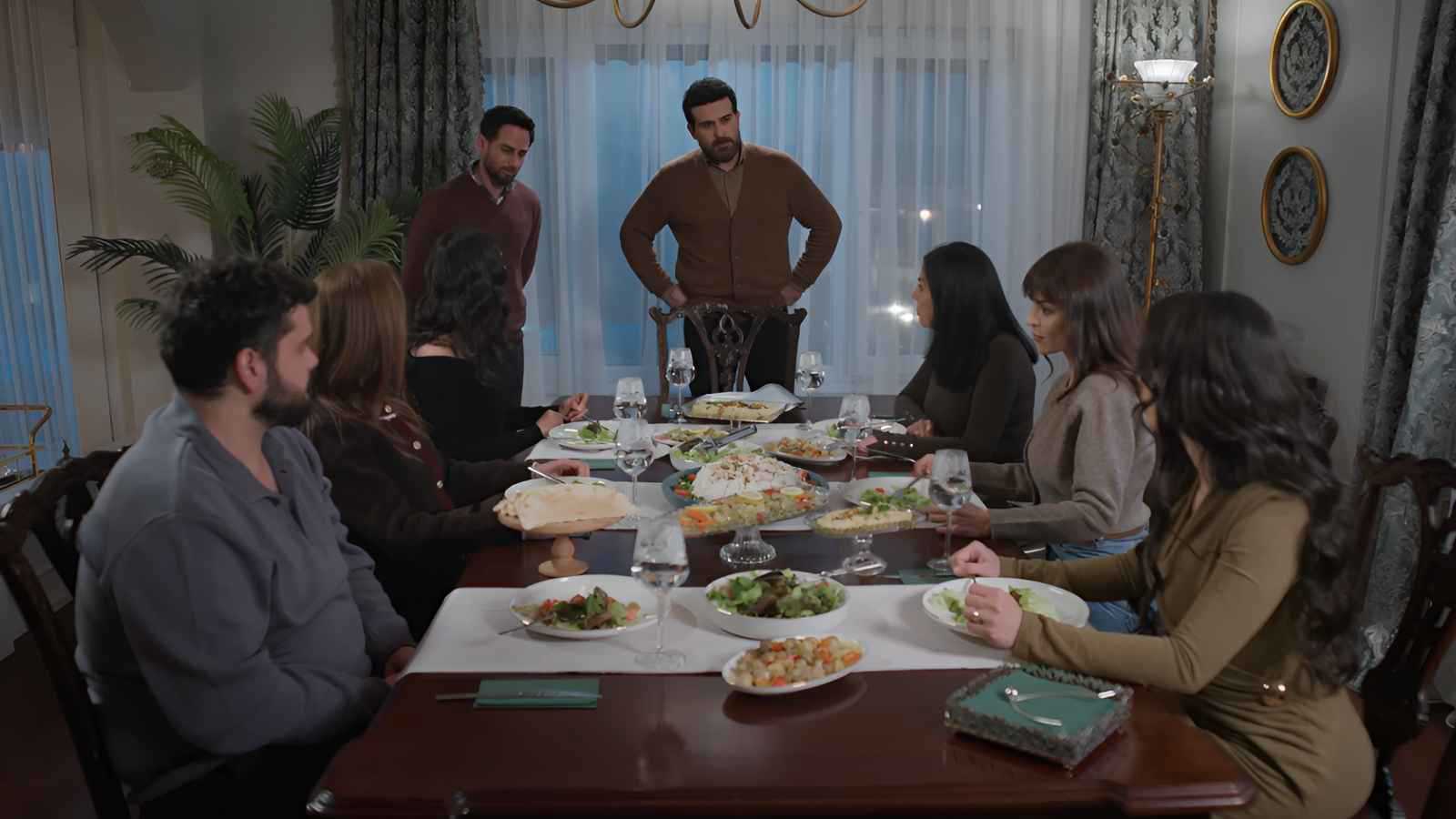 تشهد أحداث مسلسل "ليل" الحلقة 49 تصاعدًا دراميًا لافتًا، حيث لم تعد المواجهات مجرد خلافات عابرة، بل تحولت إلى صراعات نفسية عميقة تكشف أسرارًا مدفونة منذ سنوات 