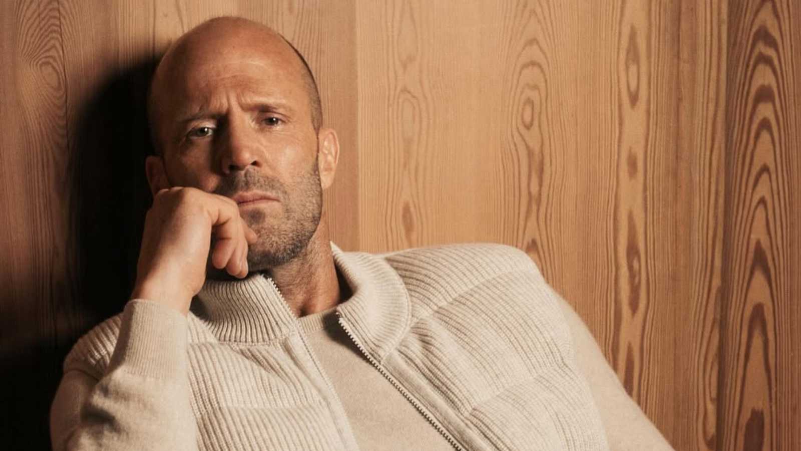 جيسون ستاثام يلعب دوره الحقيقي في Jason Statham Stole My Bike