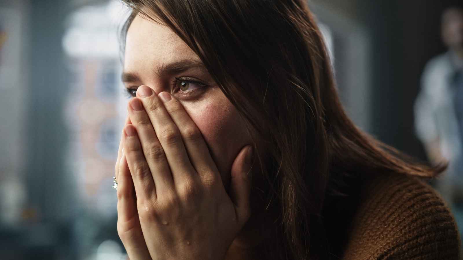 7 علامات تخبركِ أنكِ مفرطة في العطاء بالعلاقة