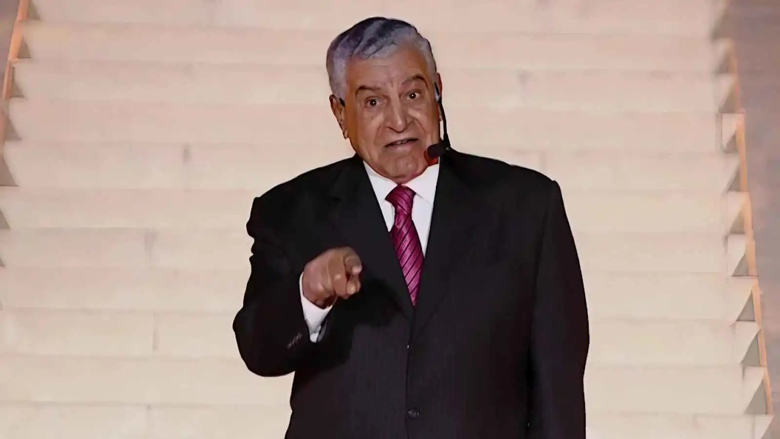 اكتشاف أثري كبير يتصدر حديث زاهي حواس بمعرض الشارقة للكتاب