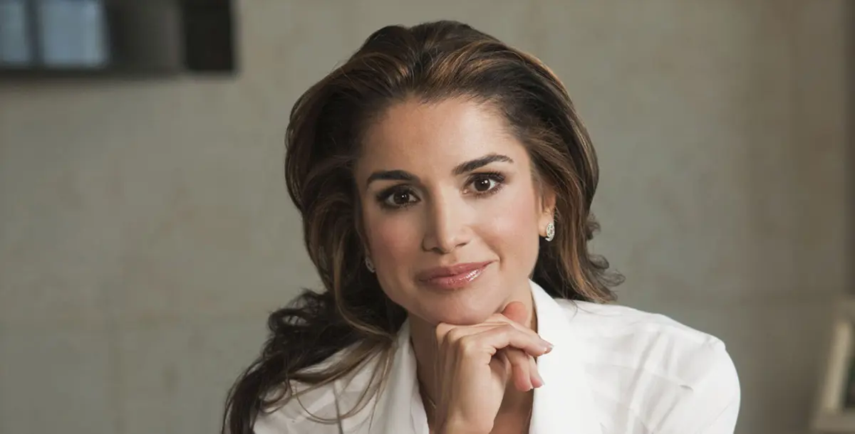 الملكة رانيا.. الأمومة قبل العرش أحياناً