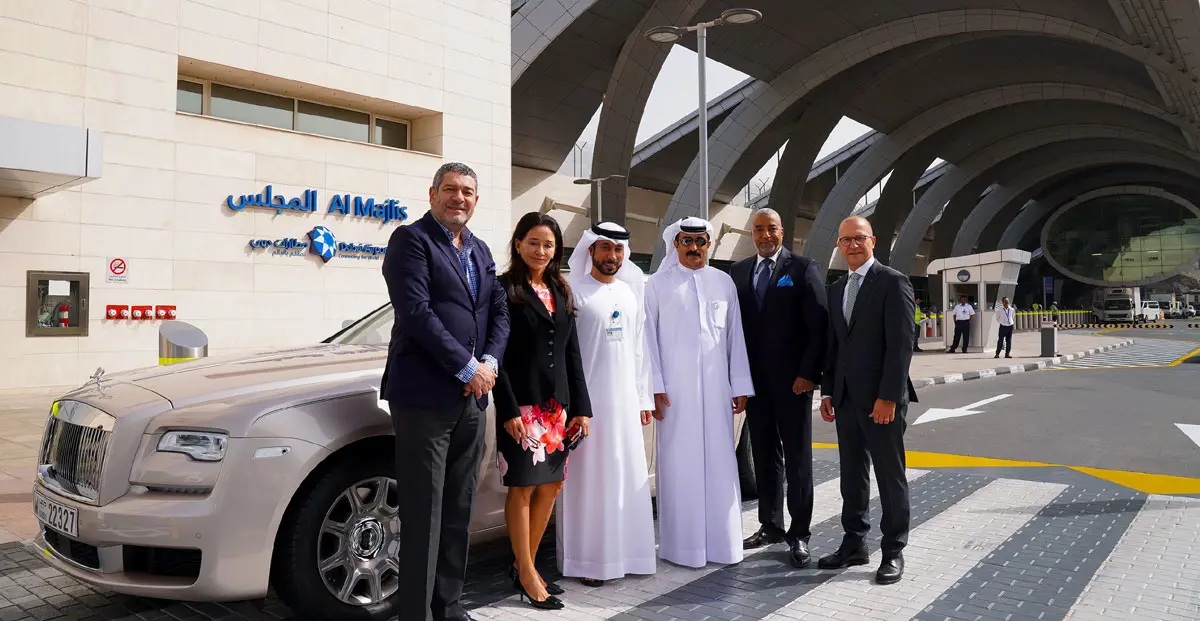 سيارة جديدة بأسطول السيارات الفاخرة لضيوف مجلس كبار الشخصيات بمطار دبي