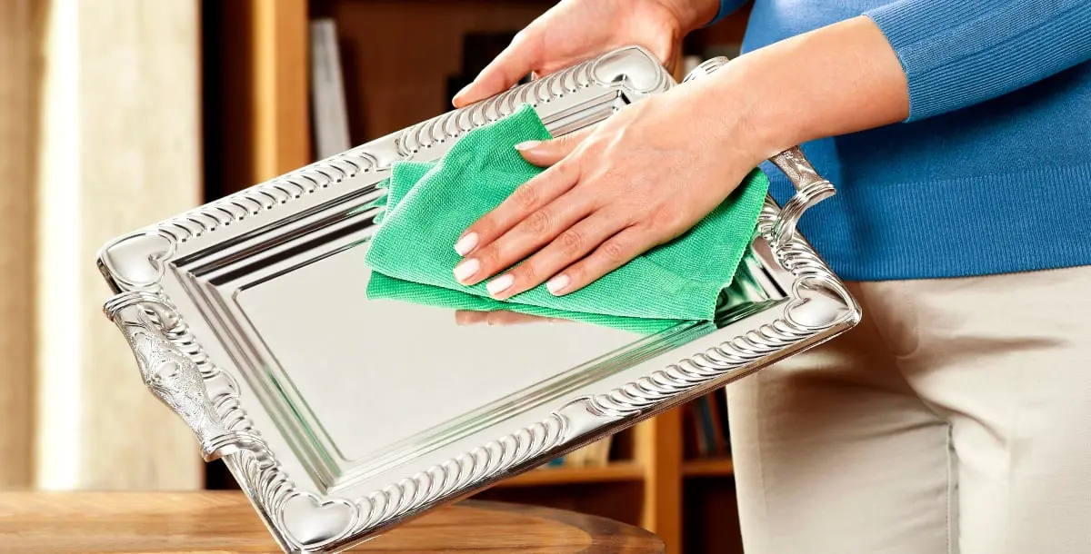 طريقة منزلية بسيطة تساعدك على تنظيف الفضة وإعادة البريق لها