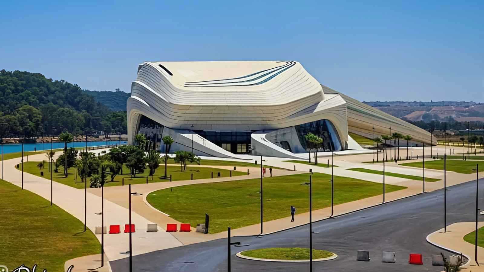 افتتاح المسرح الملكي بالرباط بتوقيع العالميّة زها حديد 