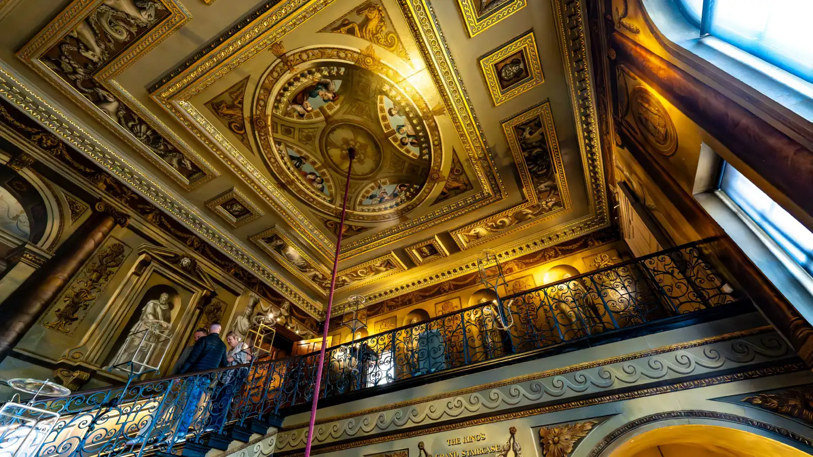 ما يمكن رؤيته في قصر كنسينغتون وأهم الأنشطة السياحية