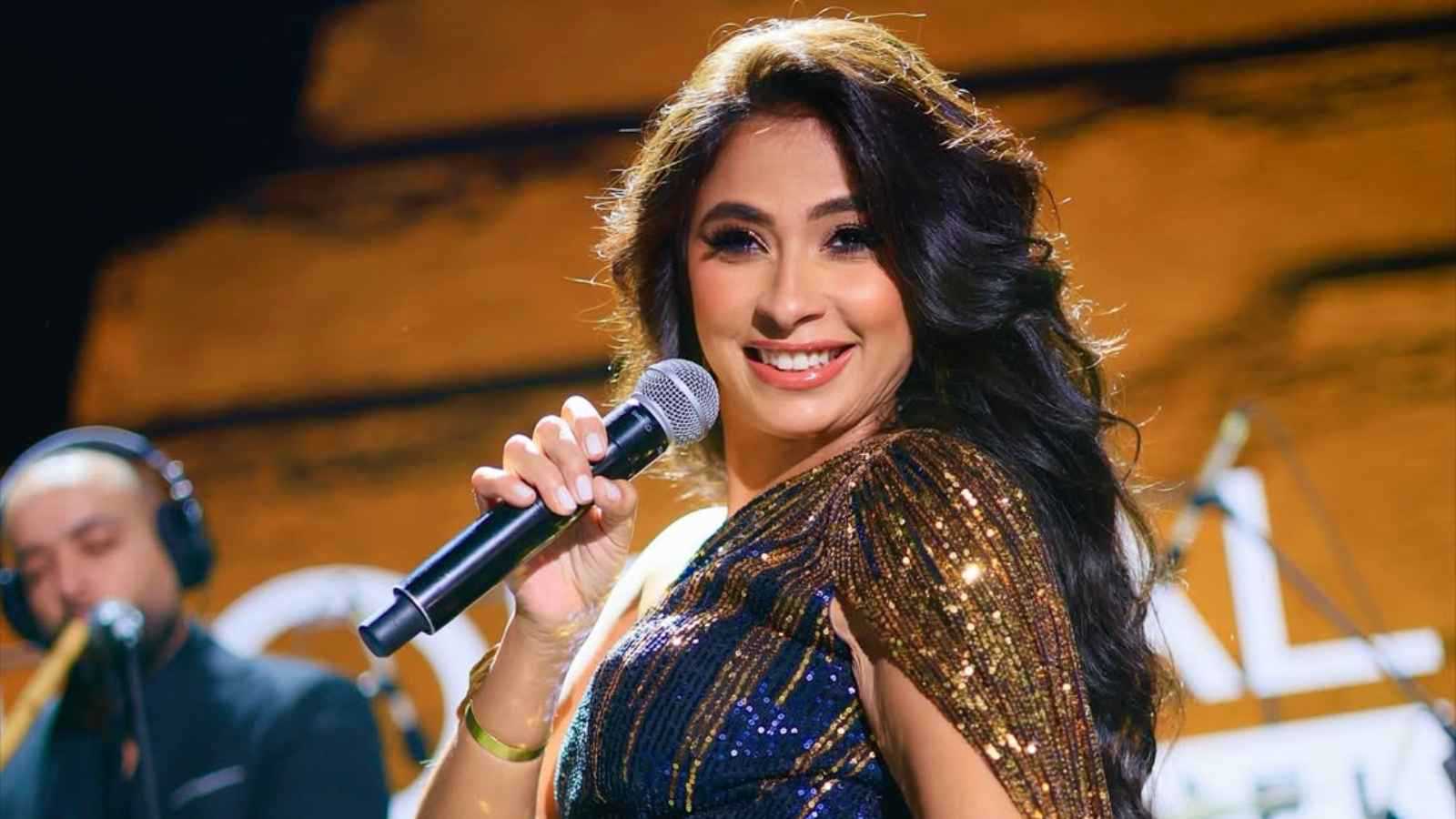روبي تتألق تحت أضواء الأهرامات (فيديو)