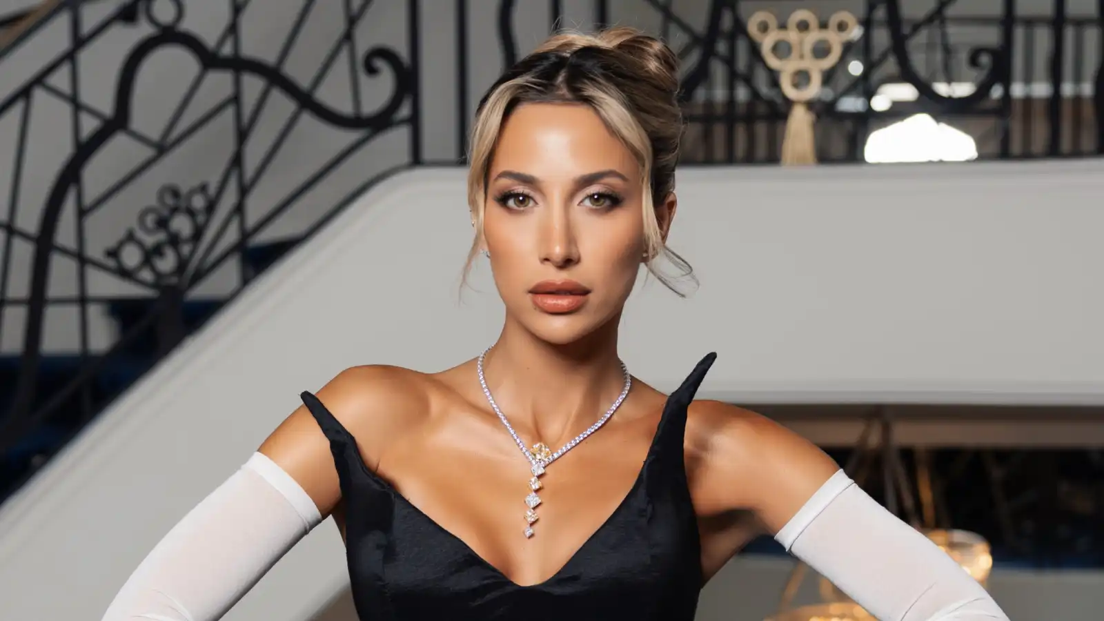 من نيكولا ماسونيسيتش؟ الرجل الذي خطف قلب مودل روز