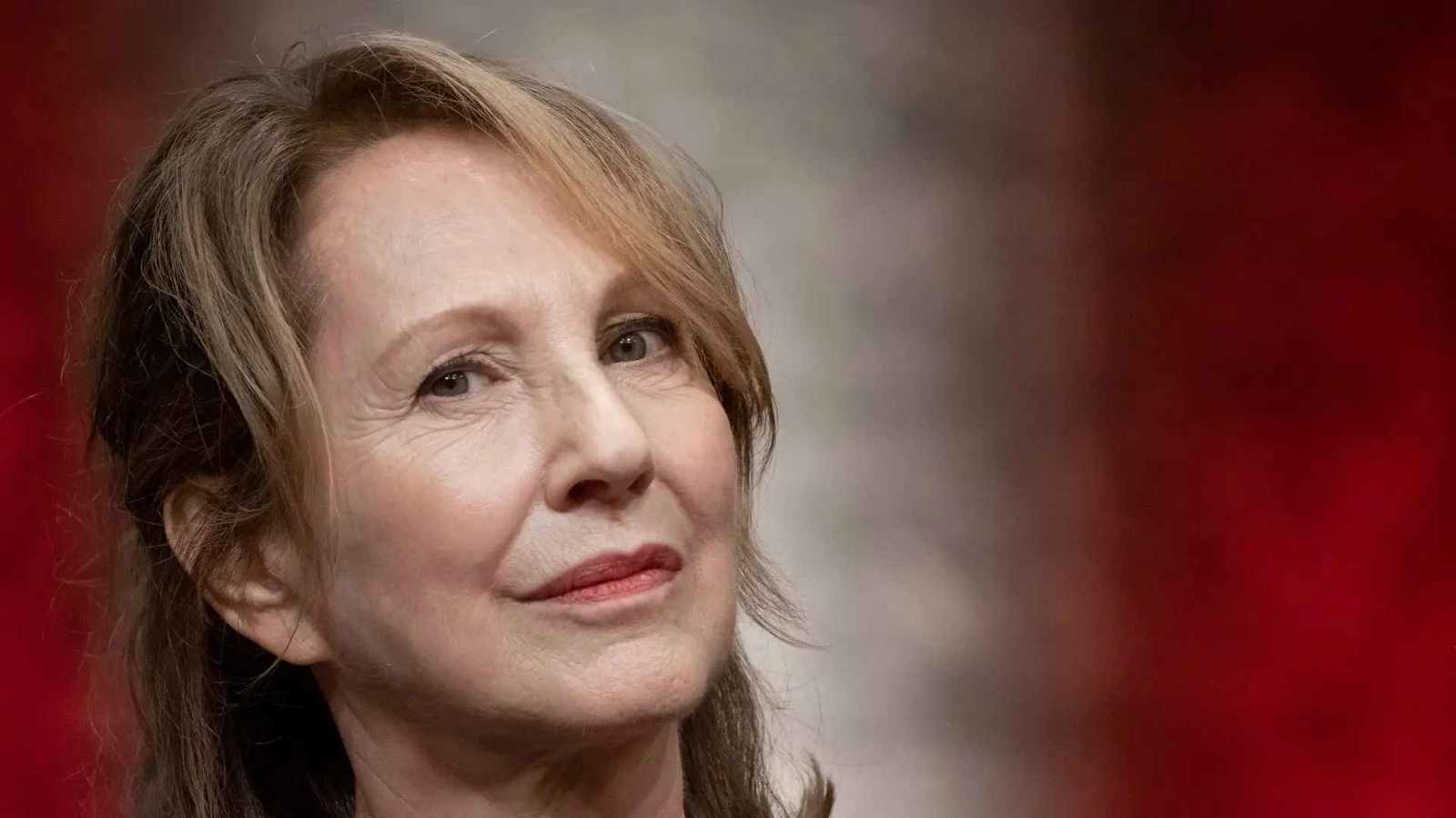 وفاة ناتالي باي نجمة السينما الفرنسية الشهيرة