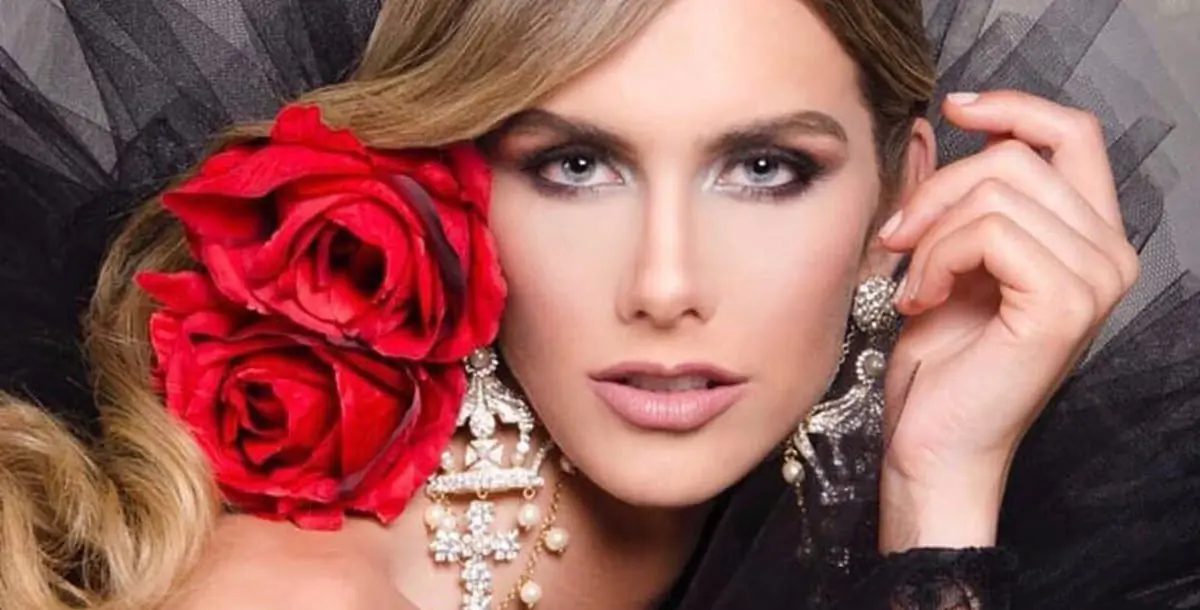 أوّل "مُتحولة جنسيًا" تمثّل إسبانيا في مسابقة ملكة جمال الكون.. شاهديها!