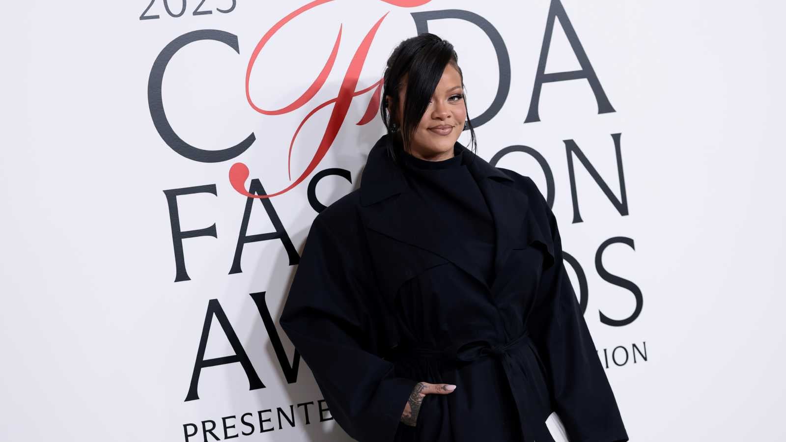 النجمات في حفل جوائز CFDA 2025.. أناقة تتحدّى التوقّعات