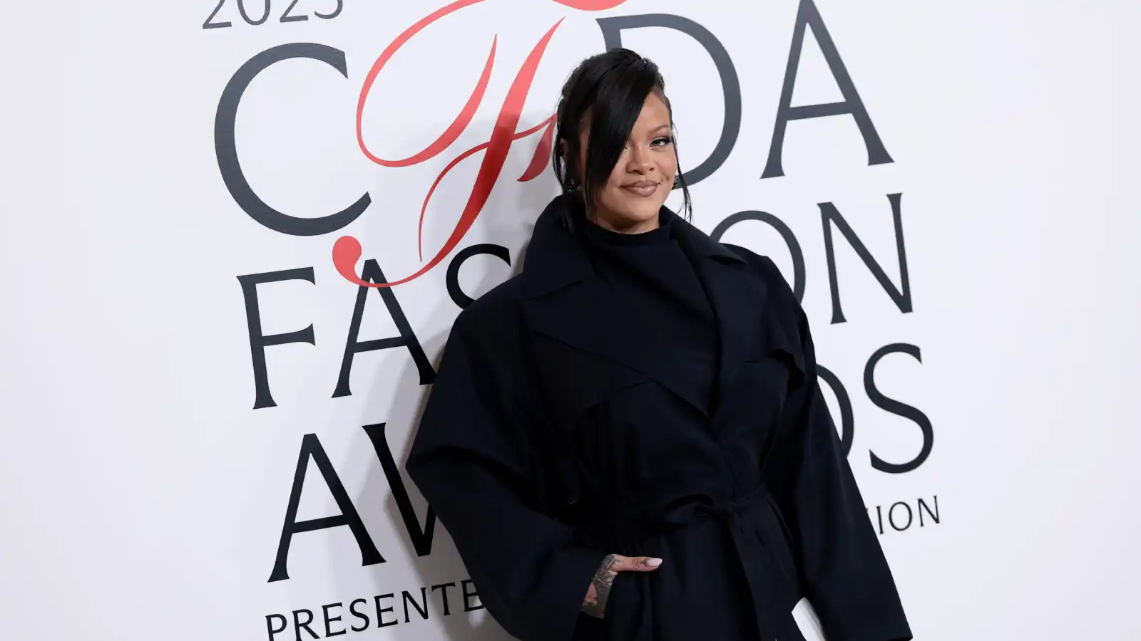 النجمات في حفل جوائز CFDA 2025.. أناقة تتحدّى التوقّعات