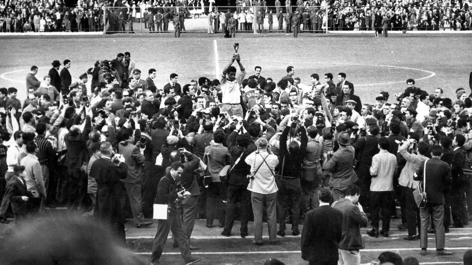 صورة كأس العالم 1962 تشعل جدل "السفر عبر الزمن"