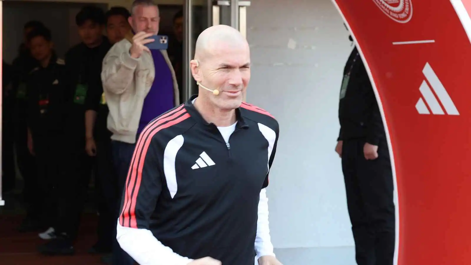 زيدان يقترب من تدريب منتخب فرنسا براتب استثنائي