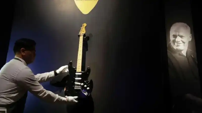 غيتار Black Strat