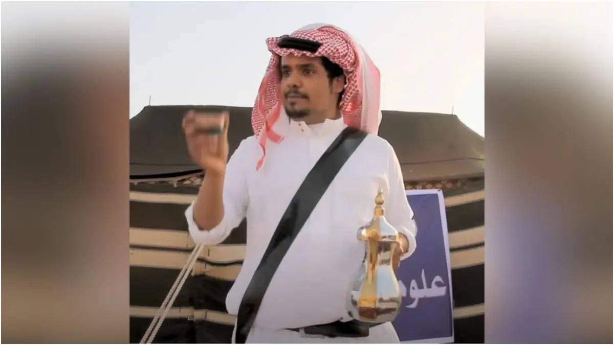 مؤيد النفيعي يُغضب سعوديين بمشهد القبلة في مسلسل "مو" على نتفلكس
