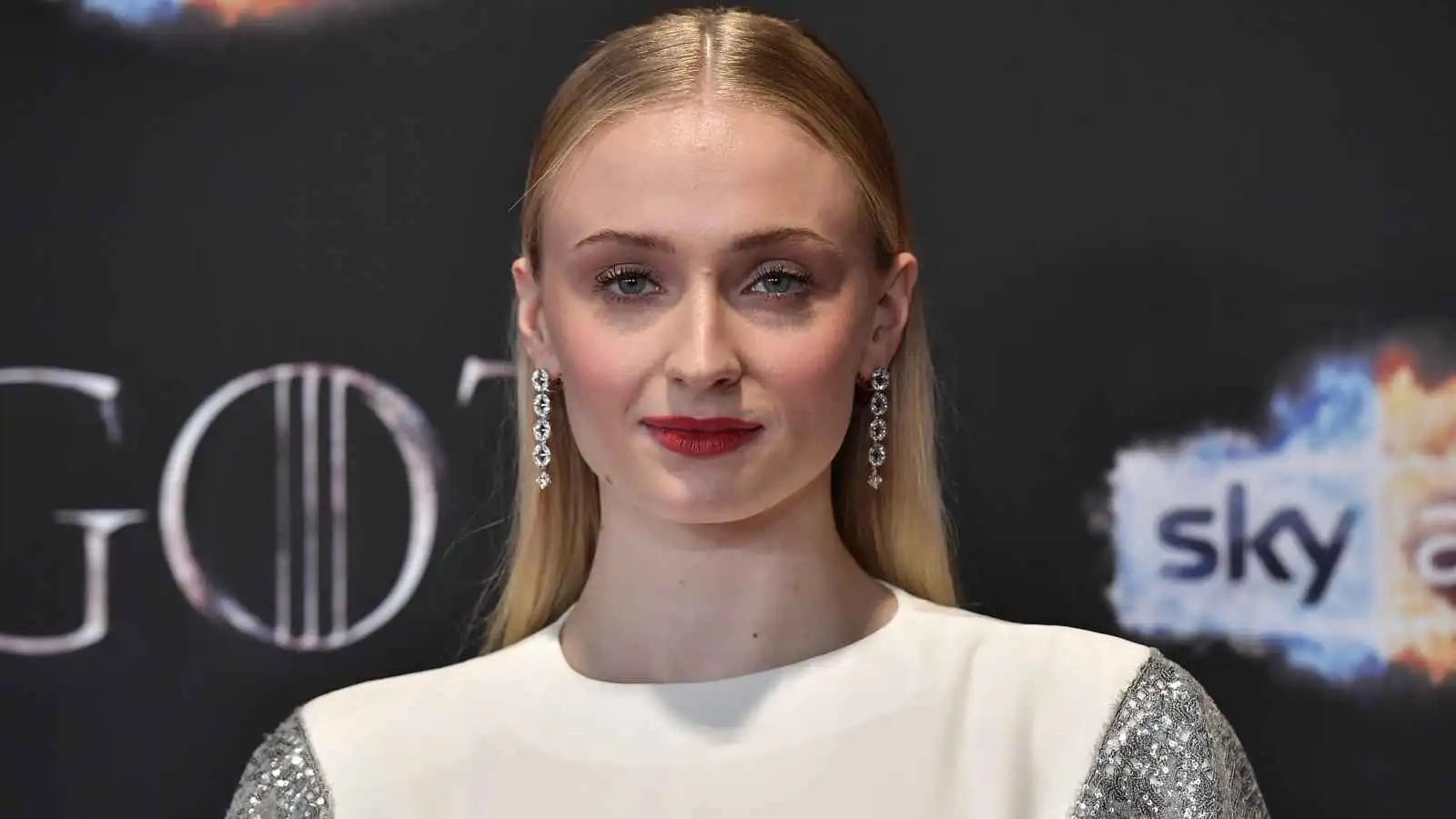 صوفي تيرنر تكشف أزمة هويتها بعد Game of Thrones