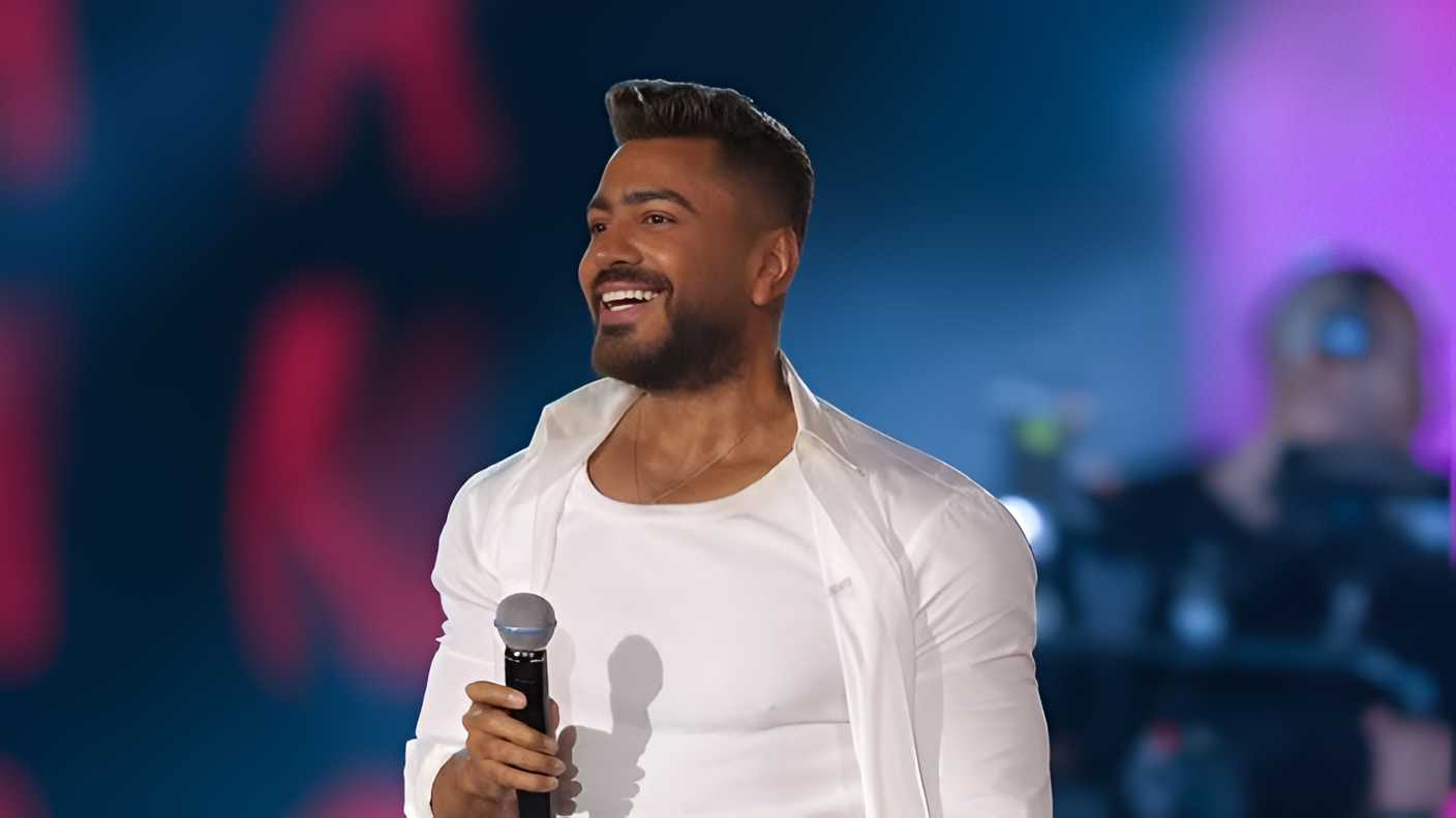 تامر حسني يشارك كواليس رحلته إلى فرنسا مع ابنته تاليا