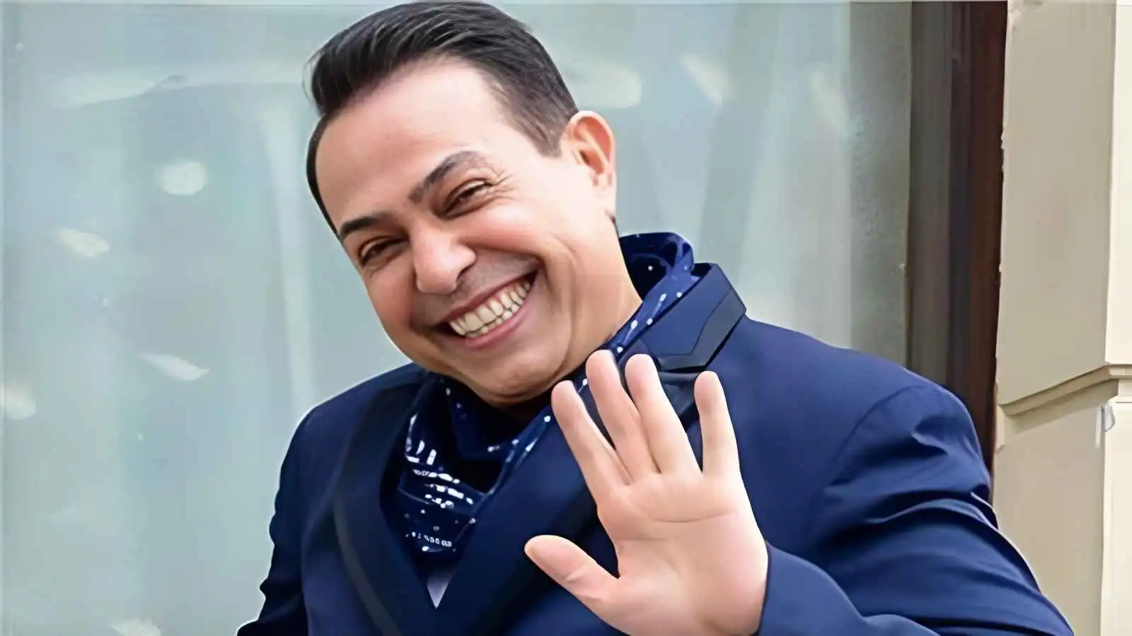 "نص ملعب قلبي" مشروع حكيم الغنائي الجديد