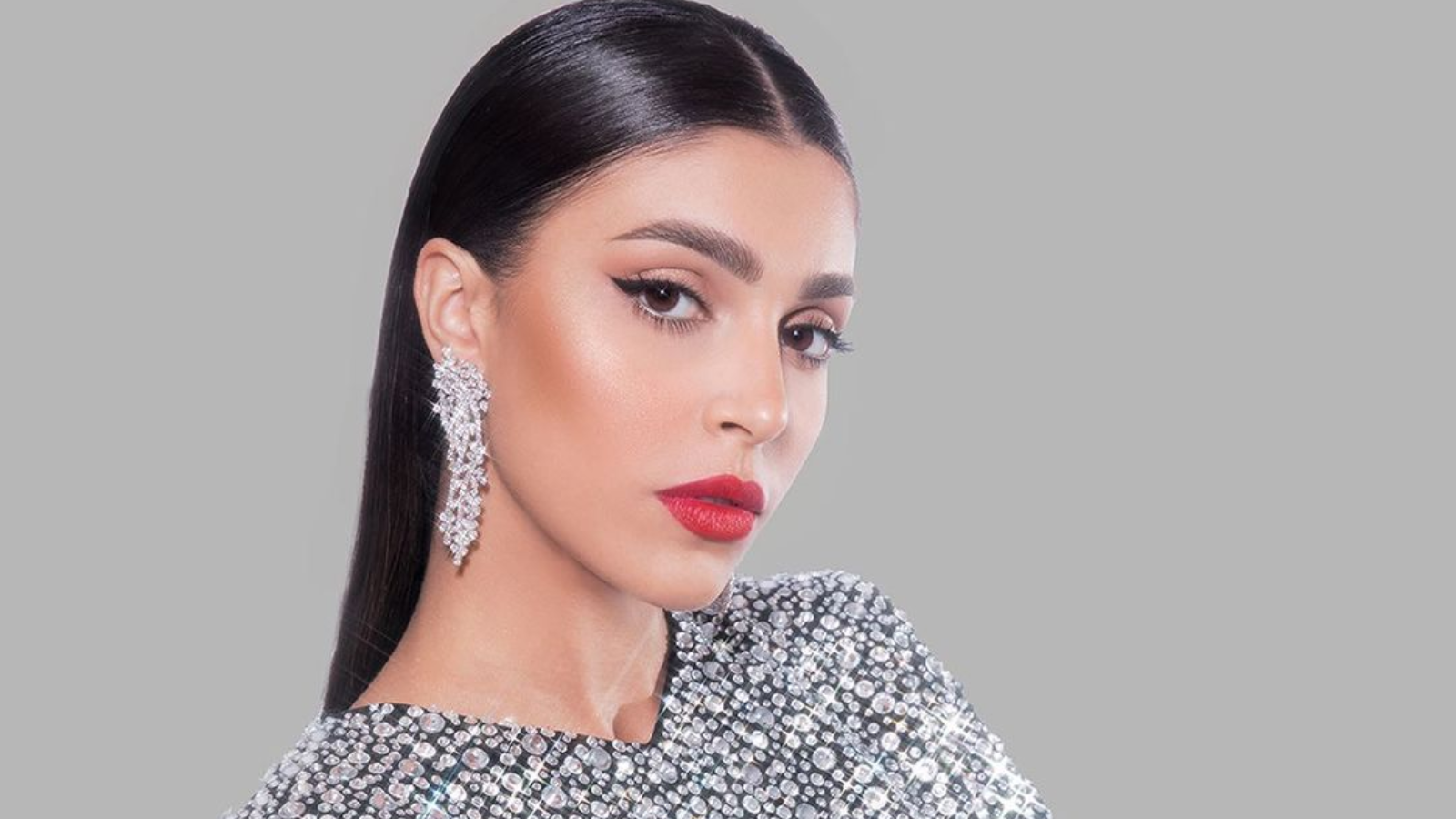 ما علاقة إطلالة "ملكة جمال لبنان" بكيم كارداشيان؟