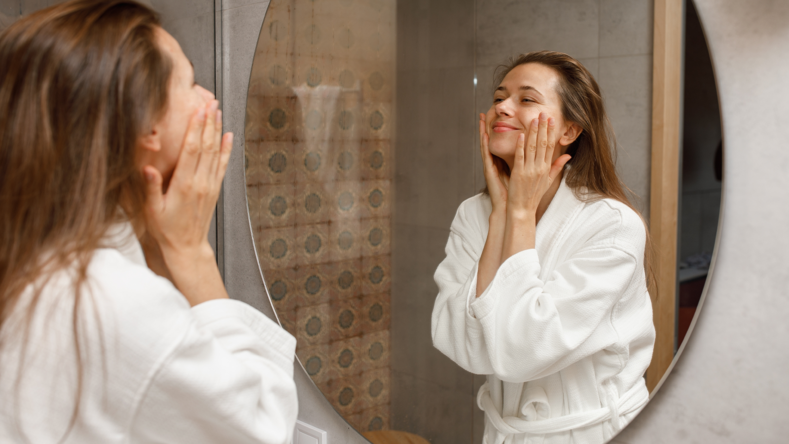 روتين العناية بالبشرة في الصيف.. خطوات بسيطة لبشرة نضرة ومشرقة 