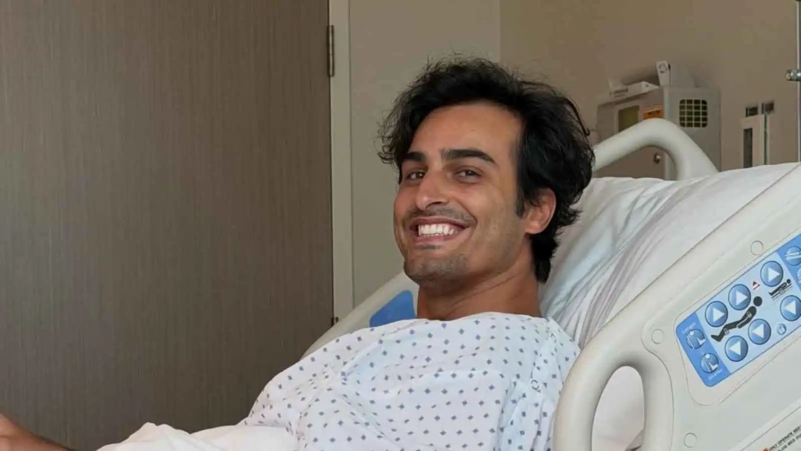 علي يعلن إصابته بالسرطان