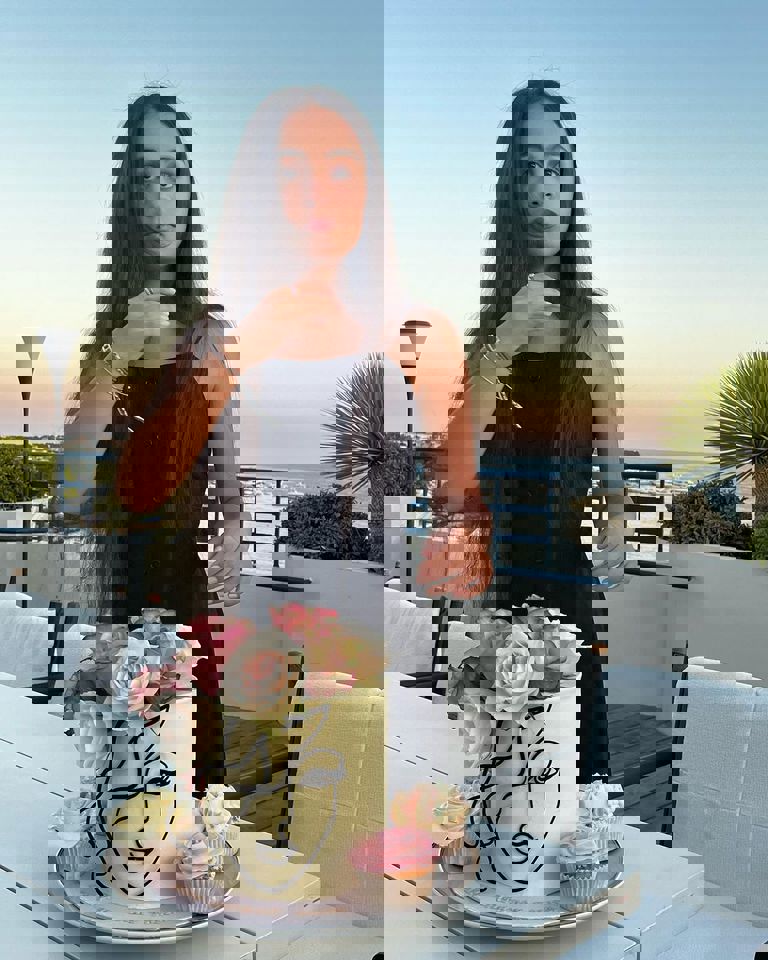8e526bdd-17a1-4693-85c0-f009a770df5f