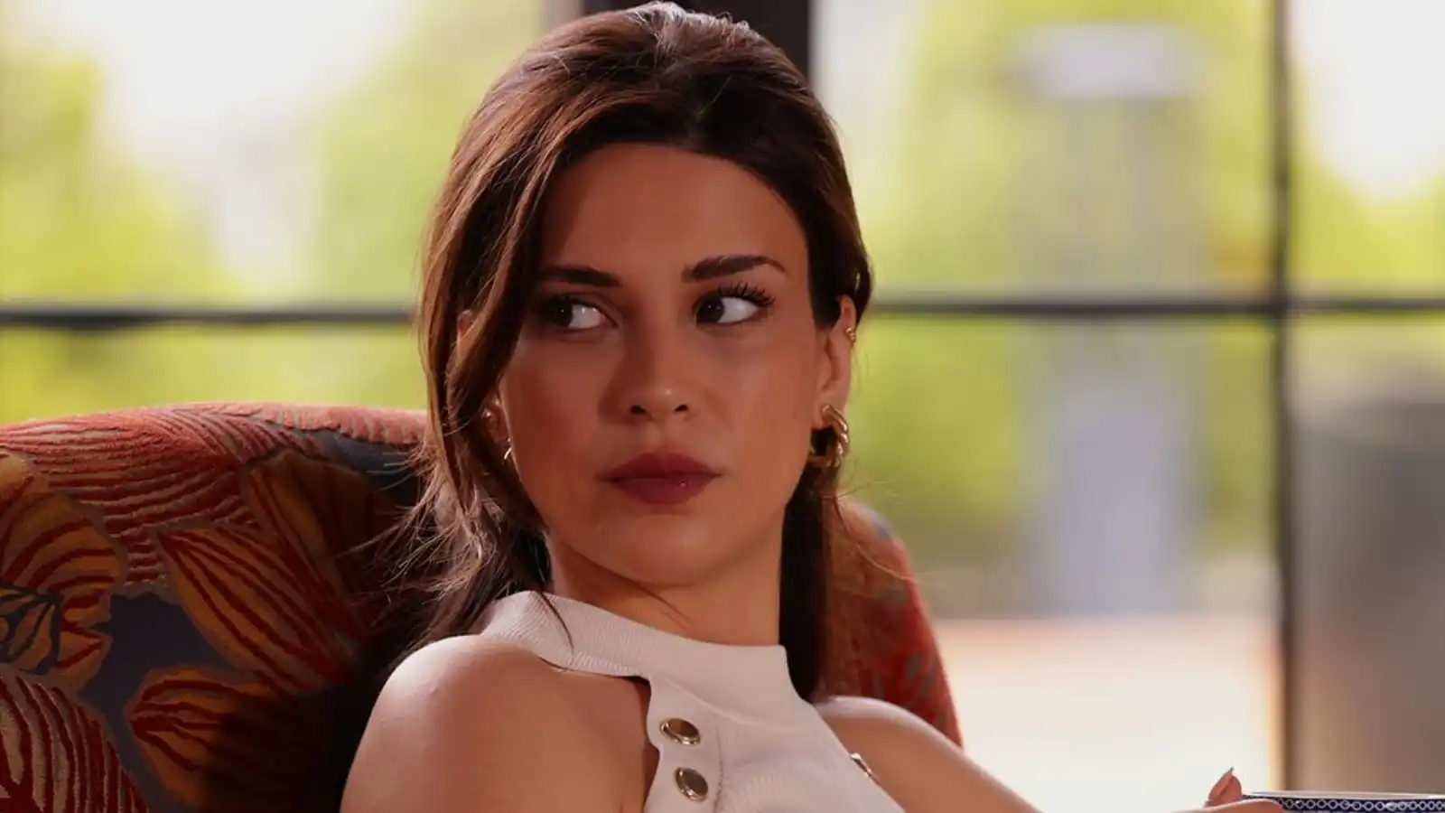 مواجهة داخل قسم الشرطة في مسلسل "تحت الأرض" حلقة 10