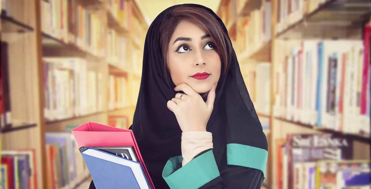 طرد طالبة سعودية من المدرسة.. والسبب يشعل مواقع التواصل!